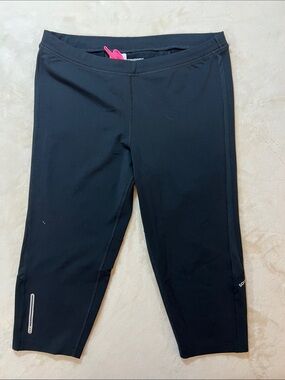 Saucony Black Performance Capri Leggings with Pink Drawstring Waist. Size L
